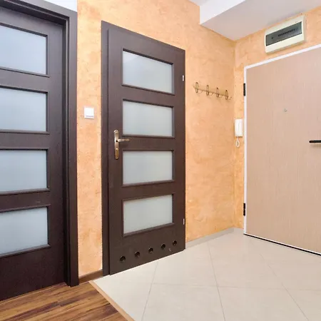 Apartament Rodzinny Dla Sześciu Osób Z Parkingiem Prywatnym *