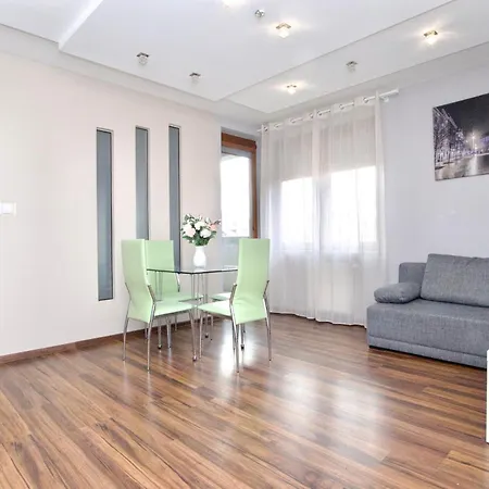 Rodzinny Dla Sześciu Osób Z Parkingiem Prywatnym