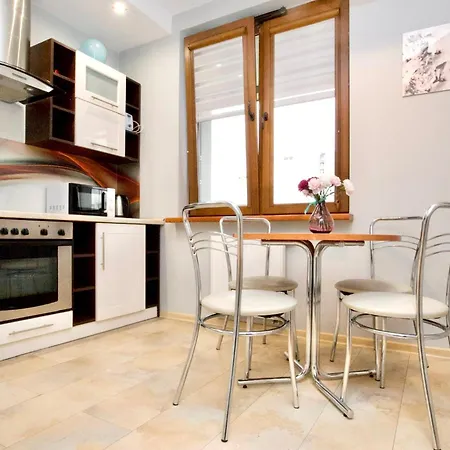 Apartament Rodzinny Dla Sześciu Osób Z Parkingiem Prywatnym *